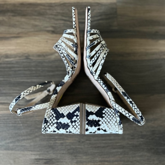 Ann Taylor block heel snake print shoes - Picture 2 of 10